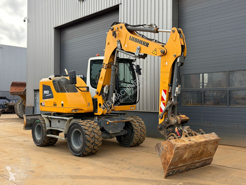 جرافة Liebherr Compact