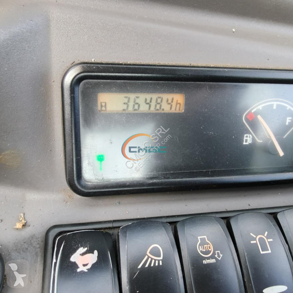 جرافة Volvo ECR25D