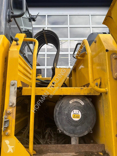 جرافة Komatsu