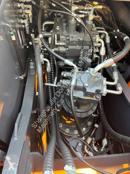 Lopatový nakládač Develon DX210W
