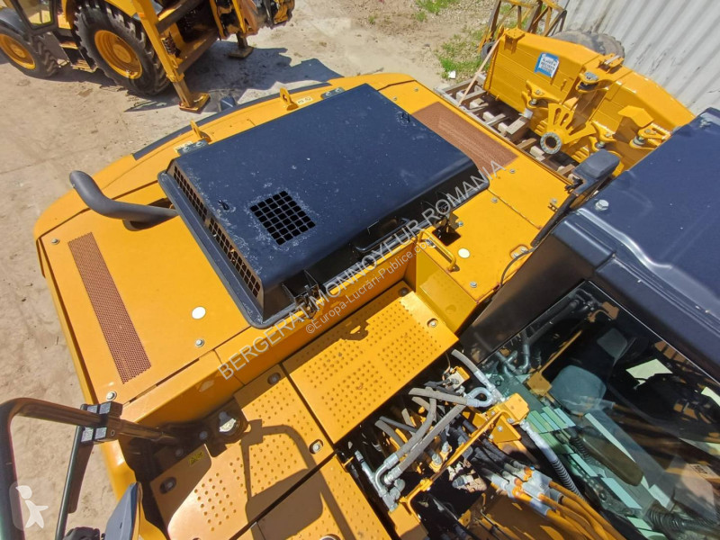 Excavator Caterpillar 318FL