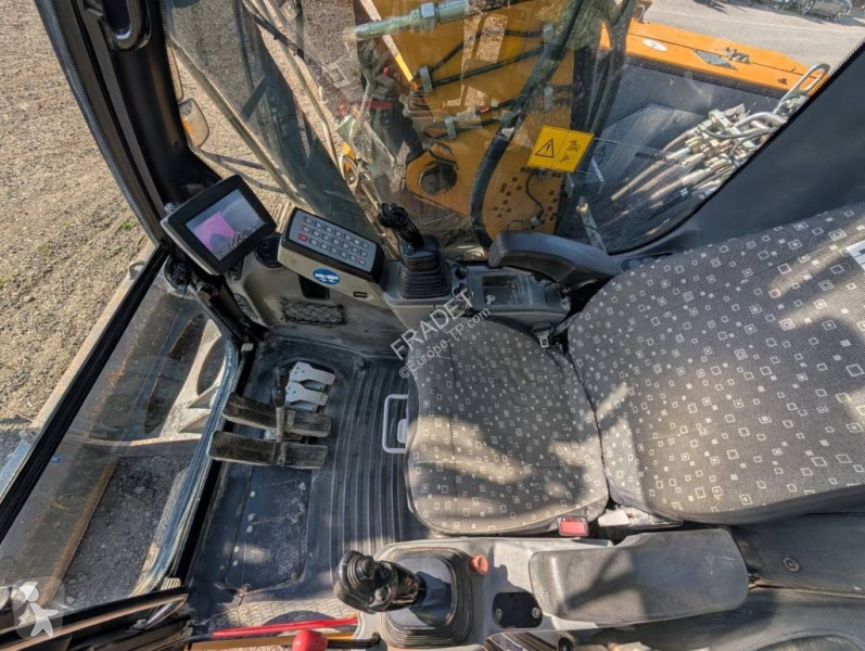 جرافة Liebherr Compact
