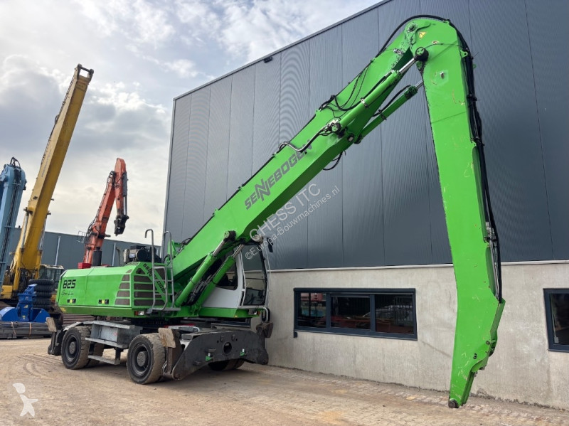 Escavatore Sennebogen 825