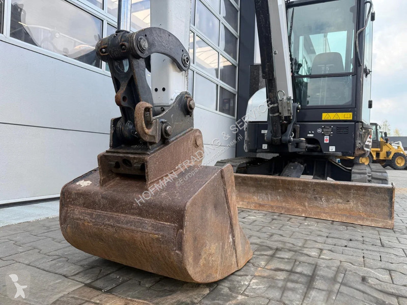 Lopatový nakládač Bobcat z