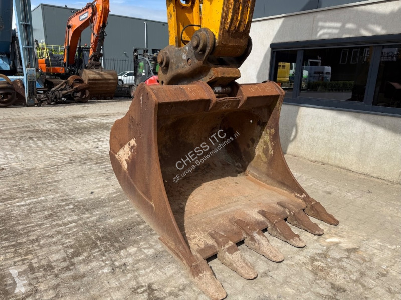 Lopatový nakládač JCB 300 LC 4F - 300 -