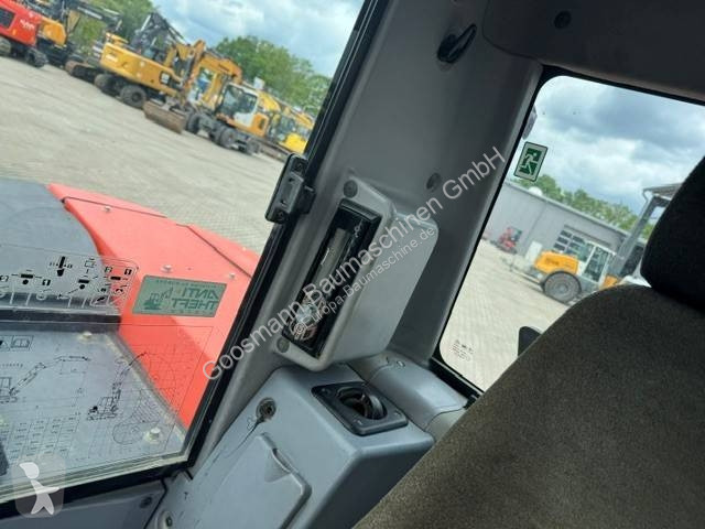 جرافة Kubota KX 080-4