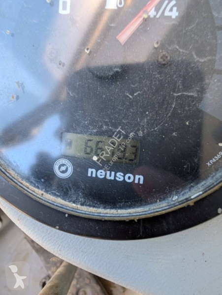 Pelle Neuson 8003 RD