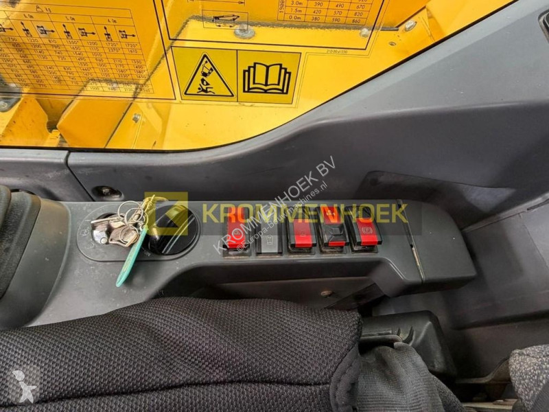 جرافة Komatsu MR-10