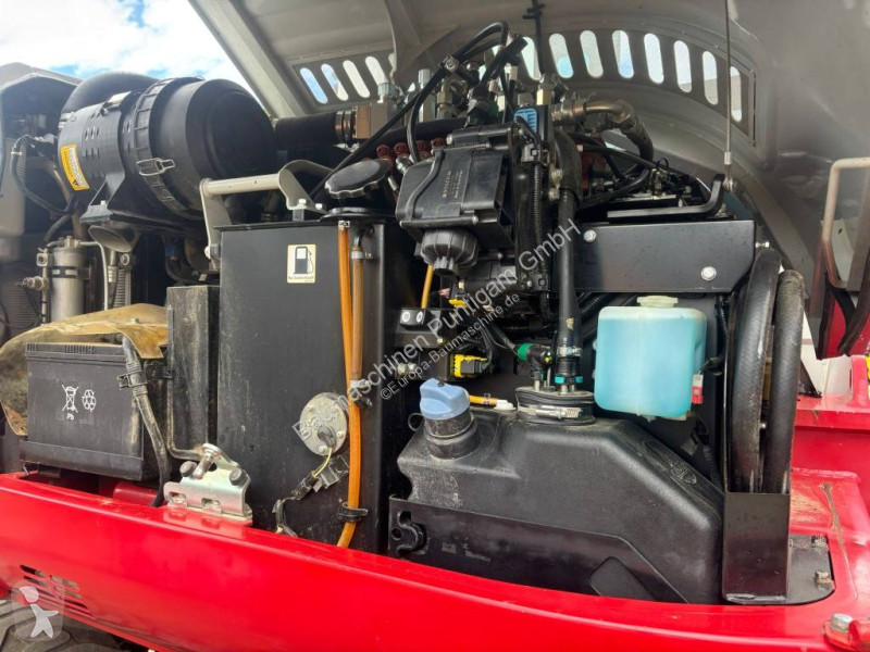جرافة Takeuchi TB 295 W