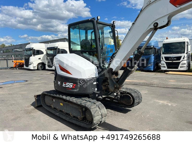 جرافة Bobcat...