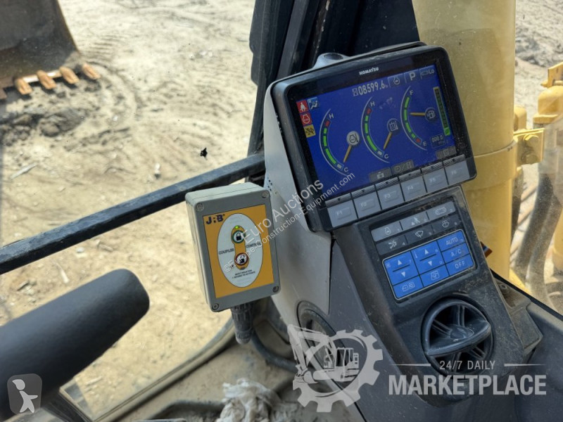 Екскаватор Komatsu
