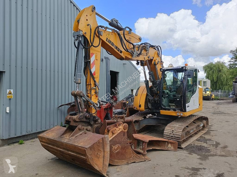Excavator Liebherr R  excavator bagger + 6 buckets