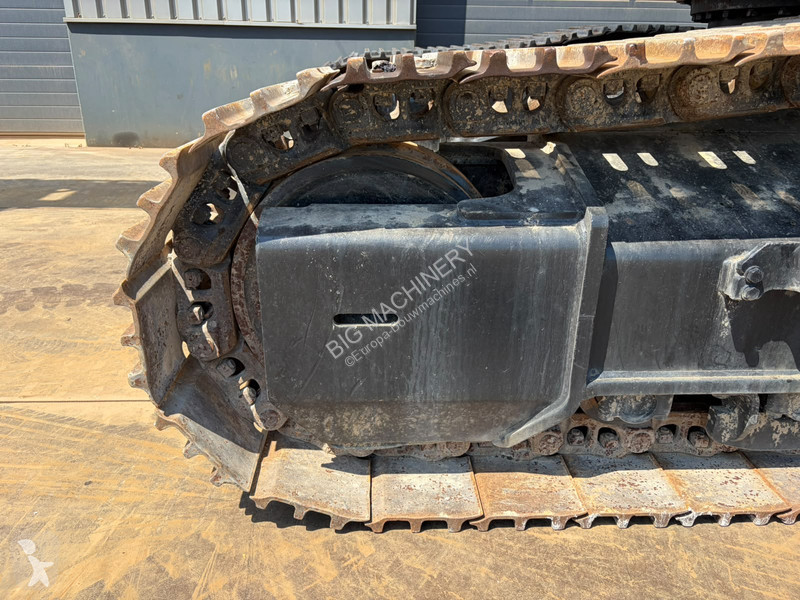 Lopatový nakládač Hitachi 3