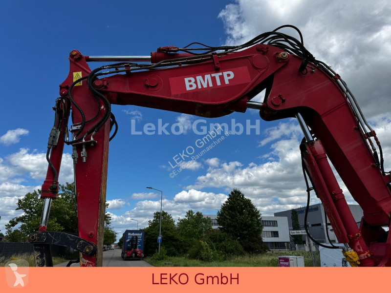 Rýpadlo Komatsu PW118MR-8 Mit Drei Löffeln