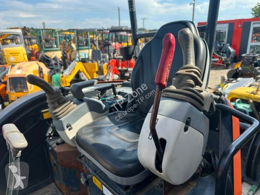 Rýpadlo Hitachi zx26u-5a cr à 19 900 € ht