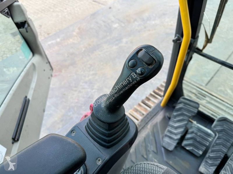Rýpadlo Volvo L - Triple Boom / Hammer Lines