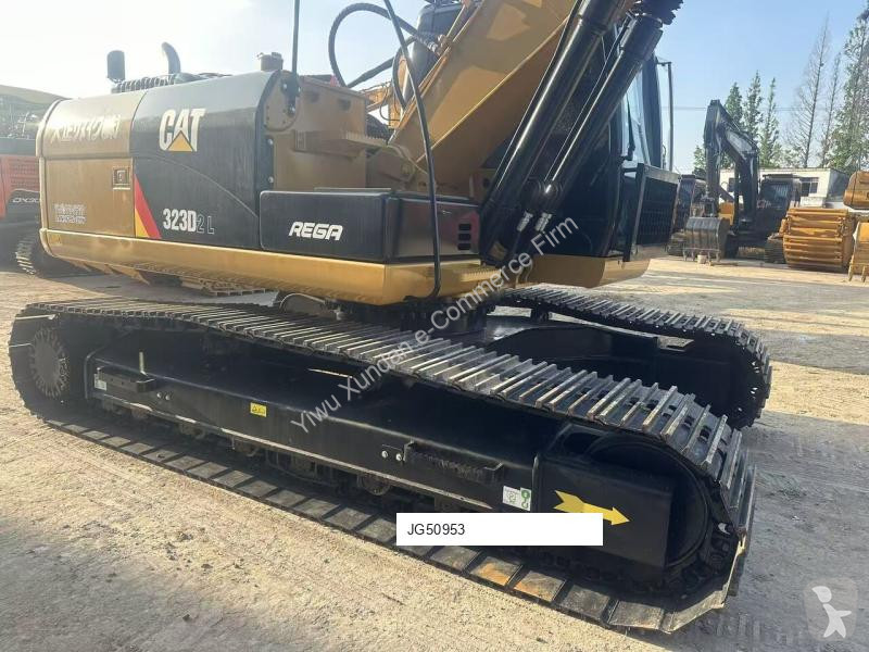 جرافة Caterpillar 2L
