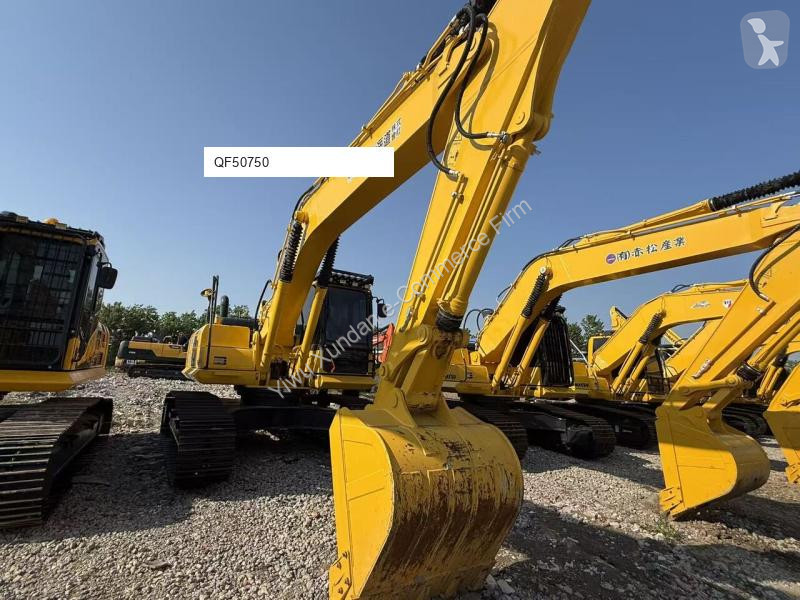 جرافة Komatsu 8