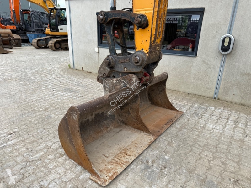 جرافة Hyundai HX 220 L - L - HX 220