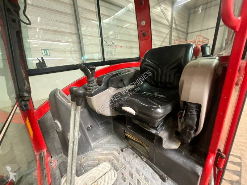 جرافة Volvo ECR D