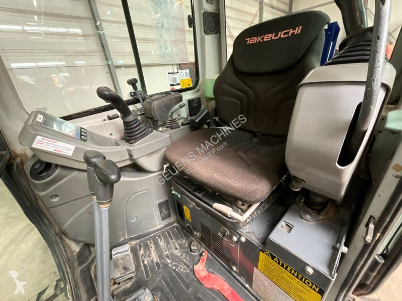 Rýpadlo Takeuchi TB 225