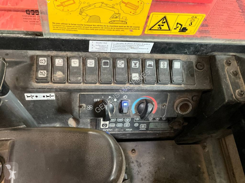Lopatový nakládač Takeuchi 280