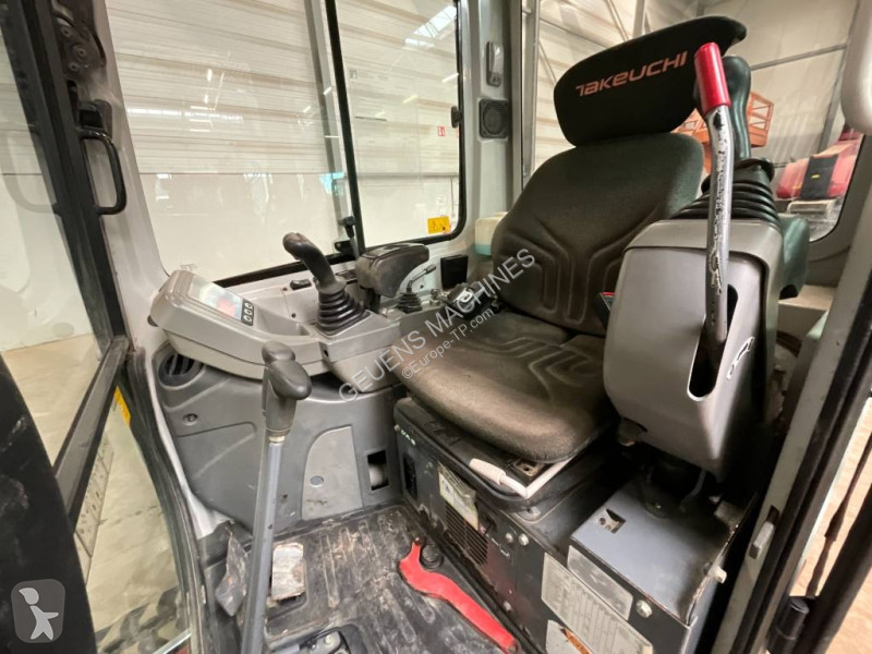 Rýpadlo Takeuchi TB 225