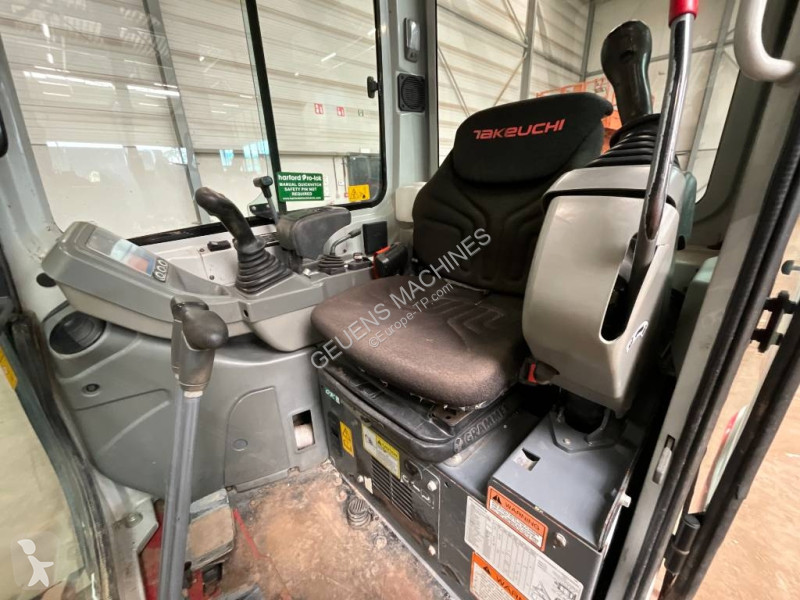 Rýpadlo Takeuchi TB 225