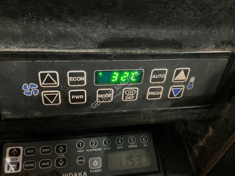 جرافة Takeuchi 2150
