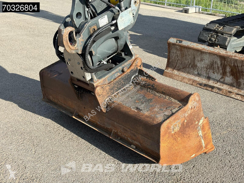 جرافة Wacker Neuson Powertilt