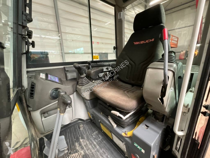 Rýpadlo Takeuchi TB 240