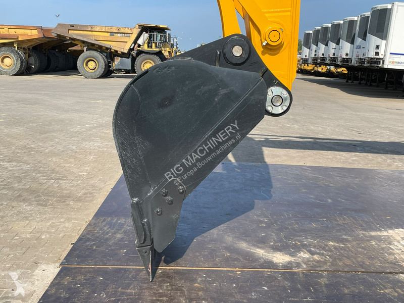 جرافة JCB 205