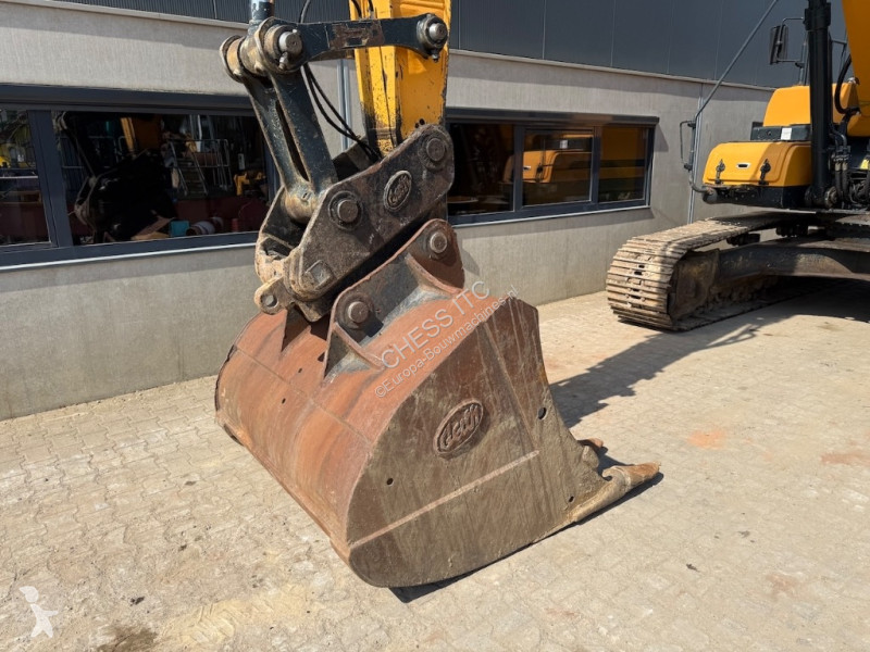 جرافة Hyundai HX 220 L - L - HX 220