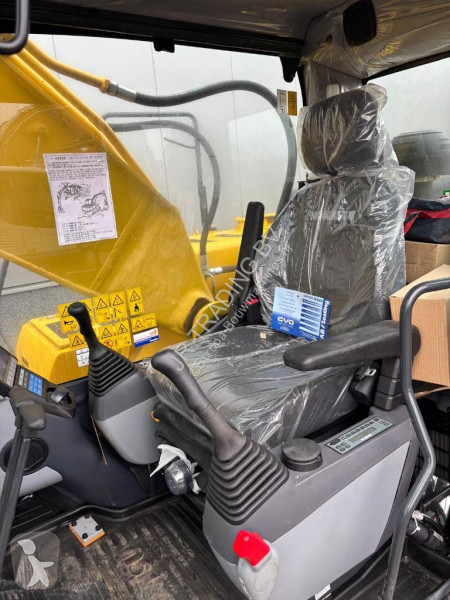 Rýpadlo Komatsu PC 210-10M0 (New / Non CE...