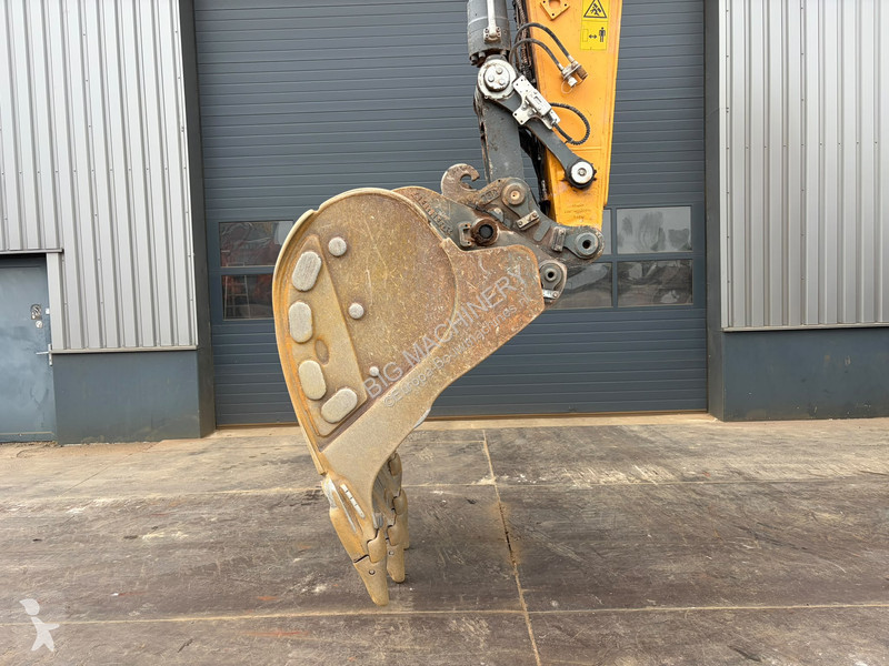 جرافة Liebherr R945 SHD