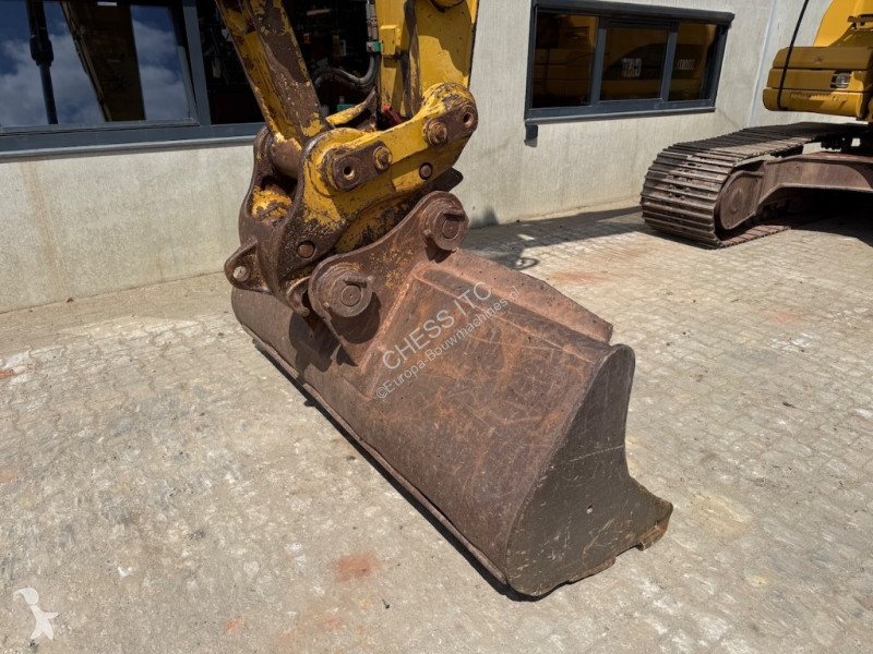 Escavatore Caterpillar L