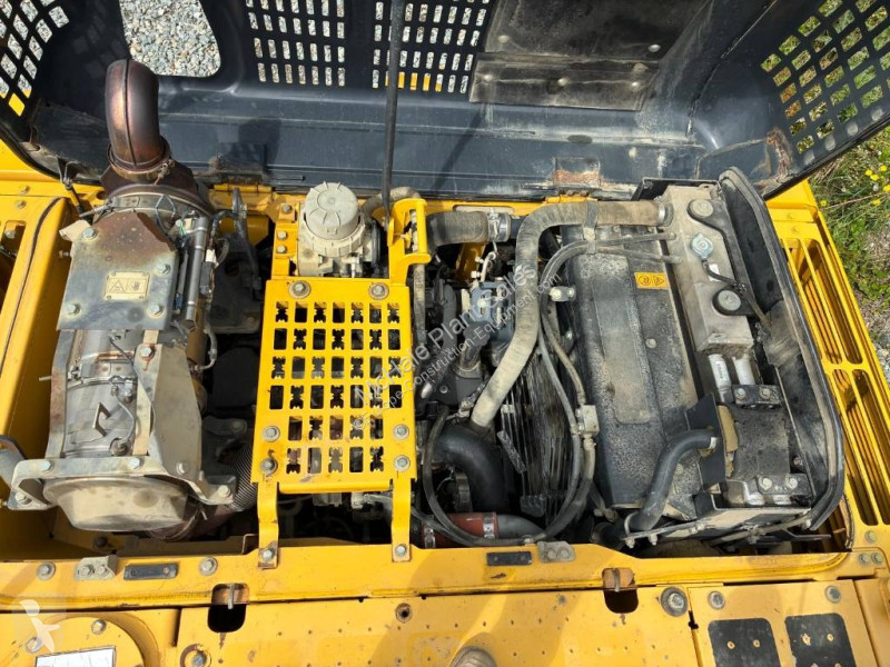 جرافة Komatsu LC10