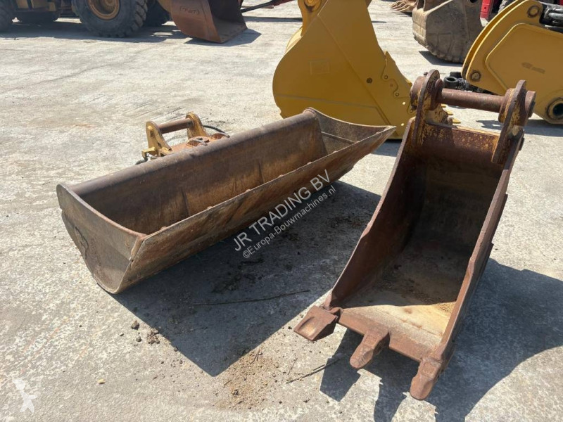 جرافة Caterpillar D (3 Buckets)