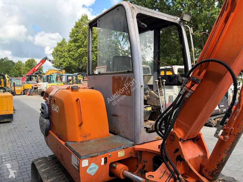 Rýpadlo Hitachi 2
