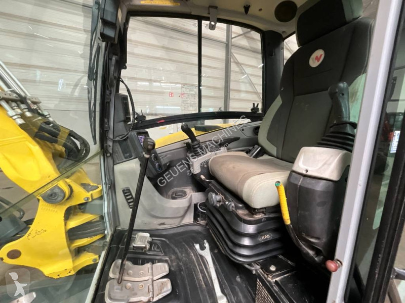 جرافة Neuson EZ 80