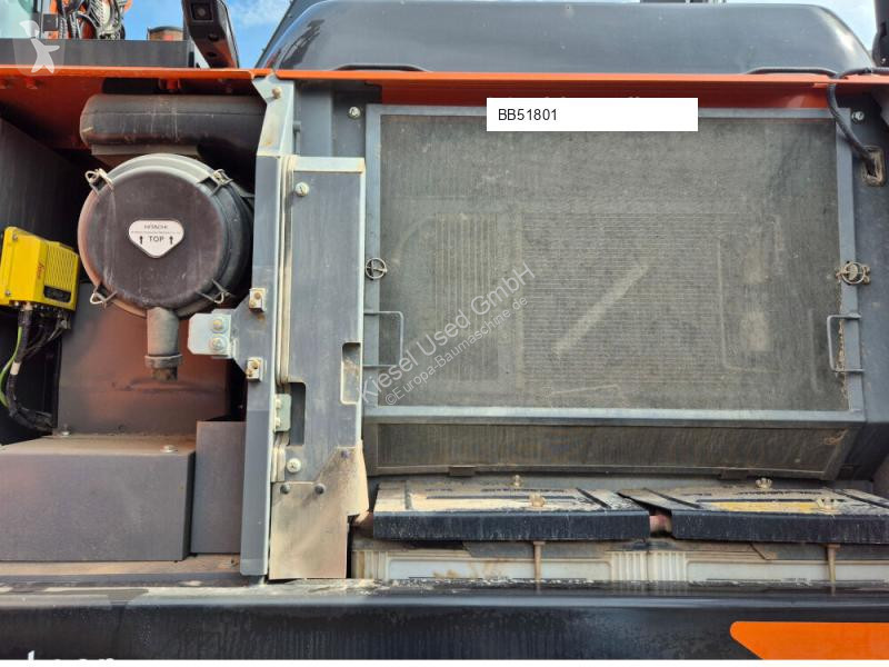 جرافة Hitachi ZX220W-7