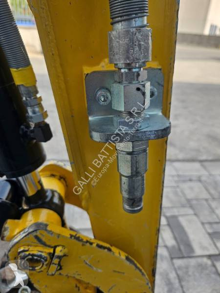 جرافة Yanmar VIO 17