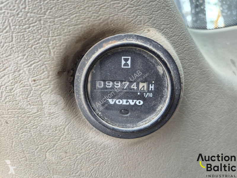 جرافة Volvo