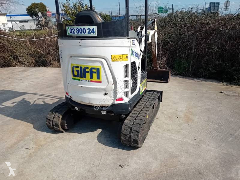 Lopatový nakládač Bobcat E17Z