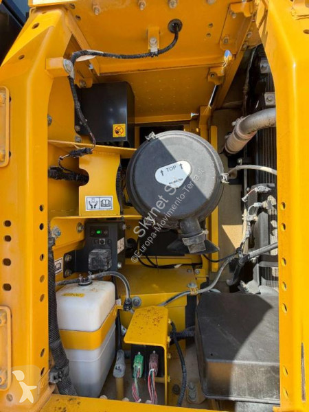 جرافة Komatsu PC210-11E0