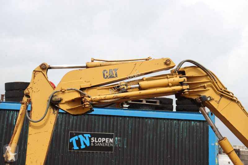 Rýpadlo Caterpillar E70B
