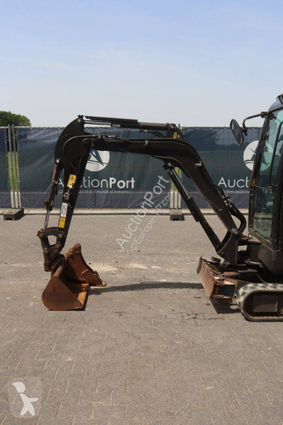 جرافة Hyundai R18-9AK