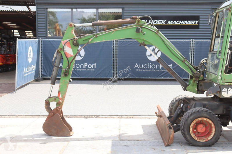 جرافة Neuson 3800 WD