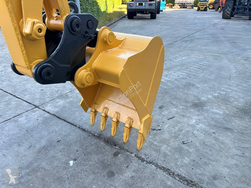 Rýpadlo Komatsu MR-2