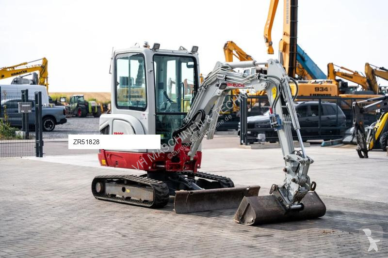 Rýpadlo Takeuchi TB225